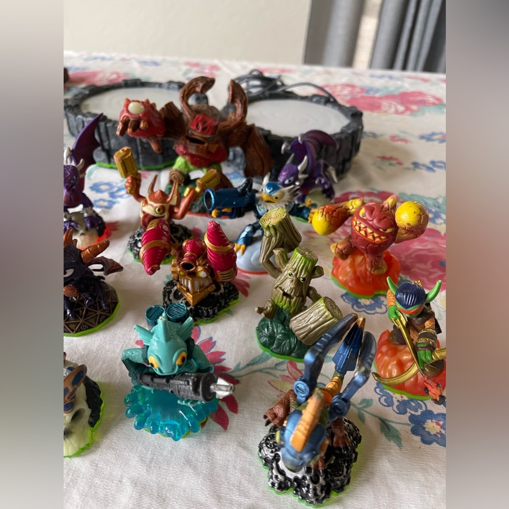 Skylander figures portals Spyro bundle - Picture 3 of 4